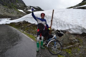 снег и велосипедJPG
